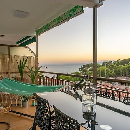Beach Front Retro Hideaway In Salou Exteriér fotografie